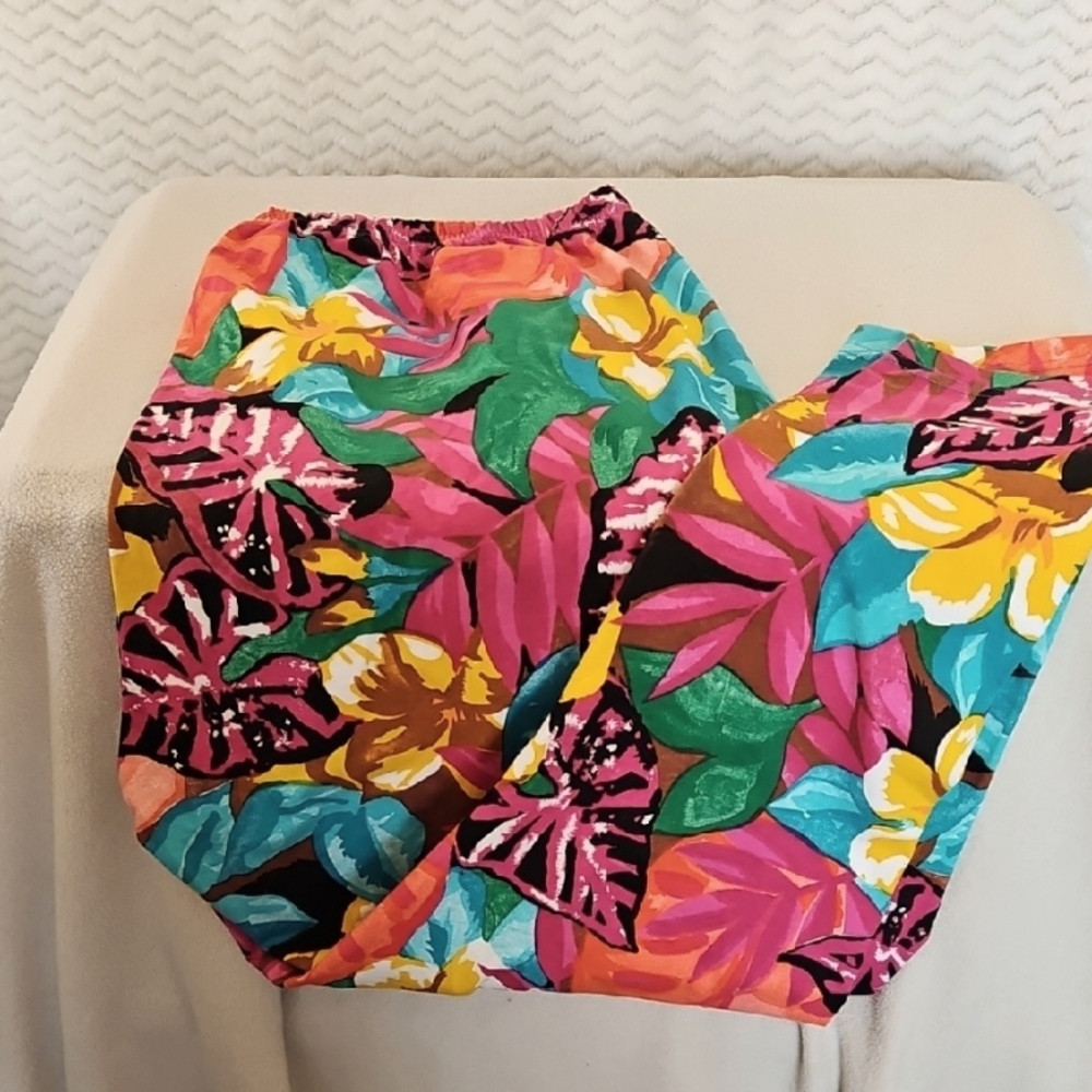 NWT JACQUE & KOKO Plus Size Colorful Floral Print leggings.